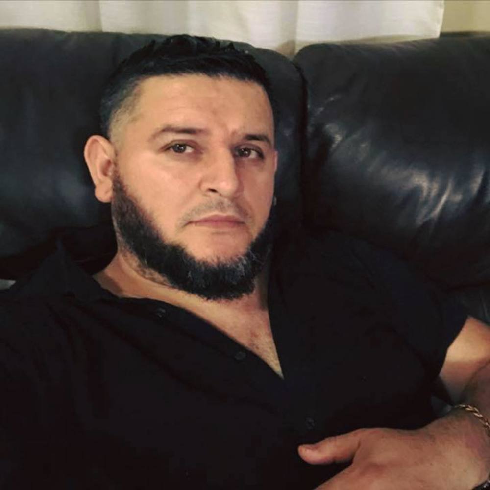 Meet your Posher, Cesar